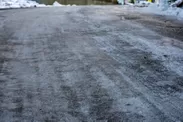 凍結した道路