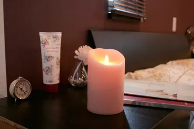 ピラーキャンドルタイプを照明に採用