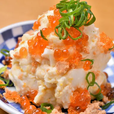 見た目にも美しい「寿司屋のポテサラ」