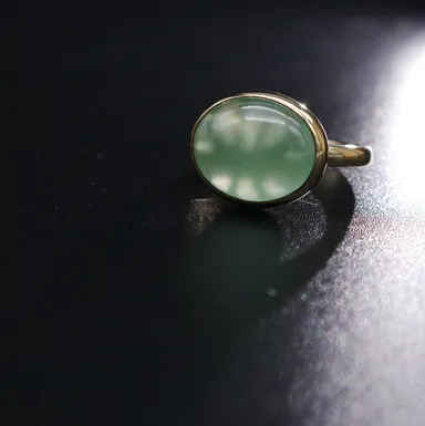 糸魚川翡翠リング・菊覗(光透過)