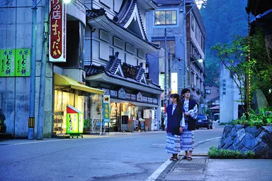 松之山温泉街の街並み