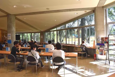 東京藝術大学取手校地内にある「藝大食堂」