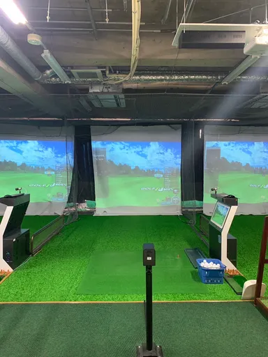 大型スクリーン付き