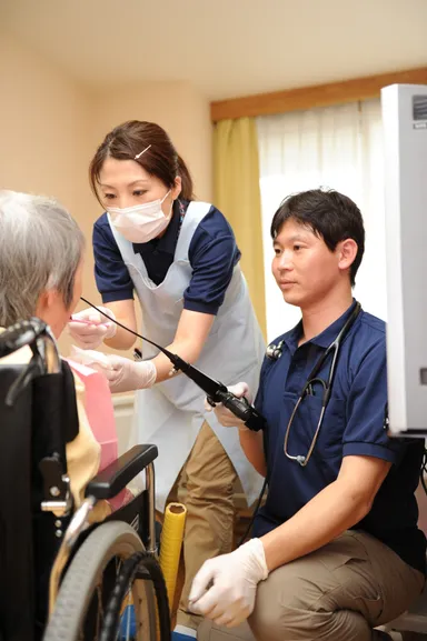 嚥下内視鏡検査の様子