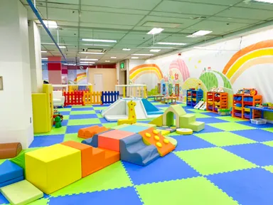 お子様が安心して遊べる遊具が充実