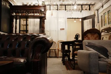 婚活バーマル婚　内装