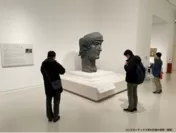 コンスタンティヌス帝の巨像の頭部(複製)