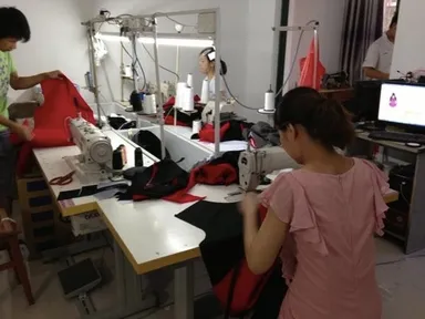 現地ミニ工場風景