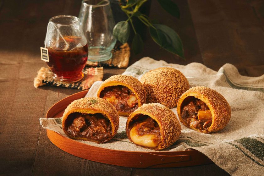 バーモントカレー・ジャワカレーがカレーパンに!
東海三県初! カレーパン専門店「ハウスカレーパンノヒ」が
近鉄百貨店四日市店に期間限定出店!!