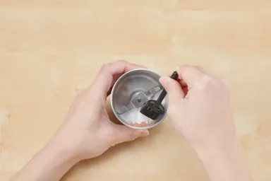 お手入れブラシを付属