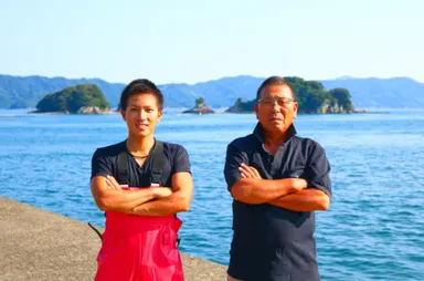 左：荒木 俊慶・右：荒木 章政