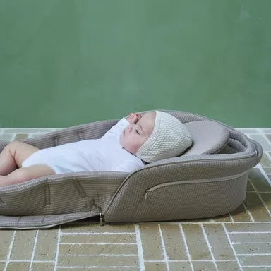 傾斜調整機能付きで吐き戻し予防