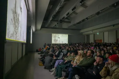 約1,000人が会場を埋め尽くした