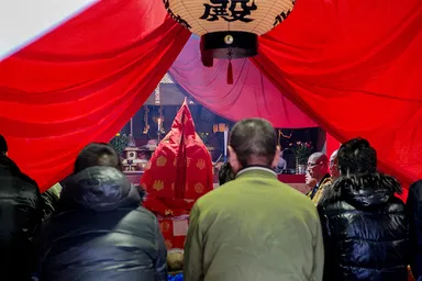 「加持祈祷」の様子(2)