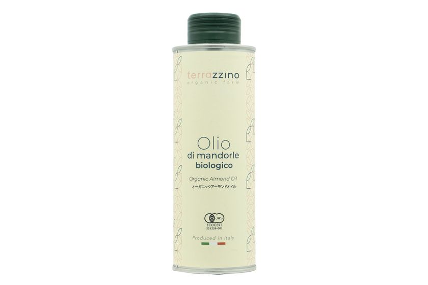 日本初上陸！シチリア産オーガニックアーモンド100％の
食用アーモンドオイルを5月1日に全国発売