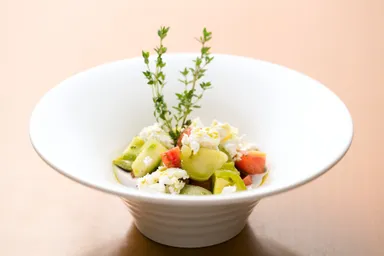 グリーン＆レッドトマトのアボカドオイルマリネ 500円