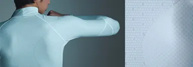 VSKIN ADAPTモデル着用、生地アップ