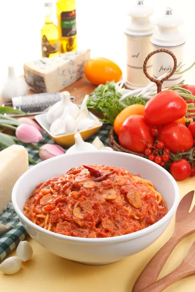 トマトとニンニクのスパゲティ