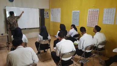 日本語学校の授業風景