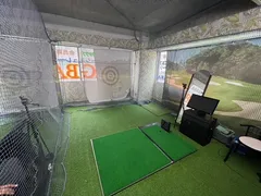 店内は2フロア6打席