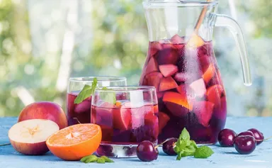 (1)暑い季節に嬉しい！フルーティーで爽やかな『サングリア』