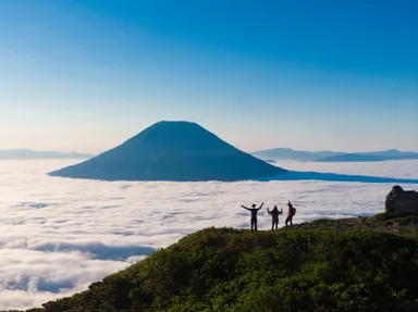 涼しいニセコの夏にハイキング