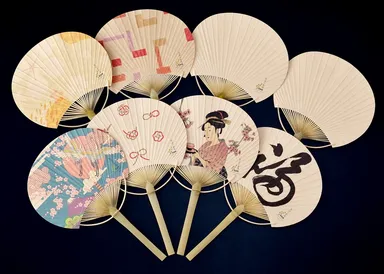 うちわはエコな暑さ対策グッズ