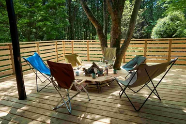 宿泊棟　テラスデッキ