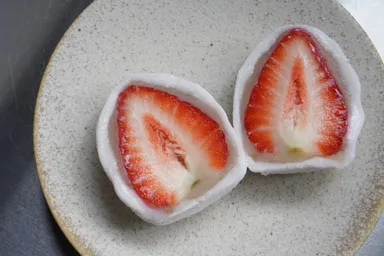 ＜いちご大福と茶菓の店 あか＞いちご大福 赤い妖精