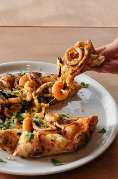 スパイシーシーフード新作ピザ