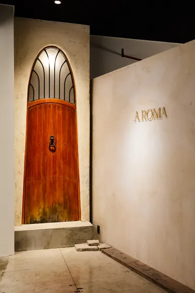 A ROMA 店内写真1