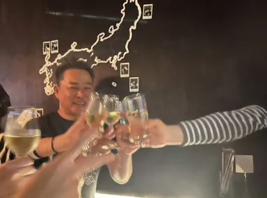 PEACE乾杯シーン