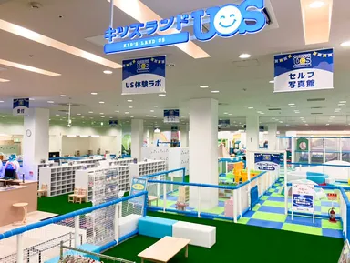 親子で夢中になる室内遊園地