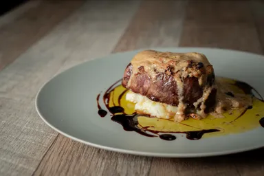 牧草牛フィレ肉とフォアグラのロッシーニ(3,520円)