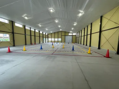 約467m2(141坪)・高さ6.9mの広々とした空間