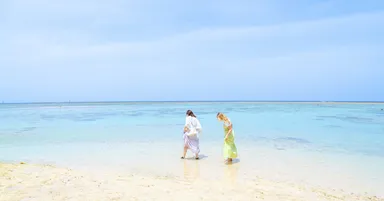 徒歩すぐの天然ビーチ