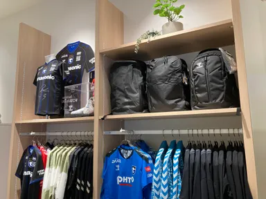 ヒュンメル三井アウトレットパーク大阪門真 店舗(3)