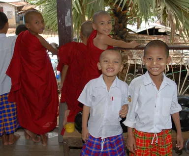 ミャンマーの子どもたち