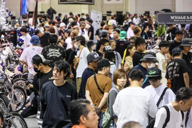 多くの方で賑わってます