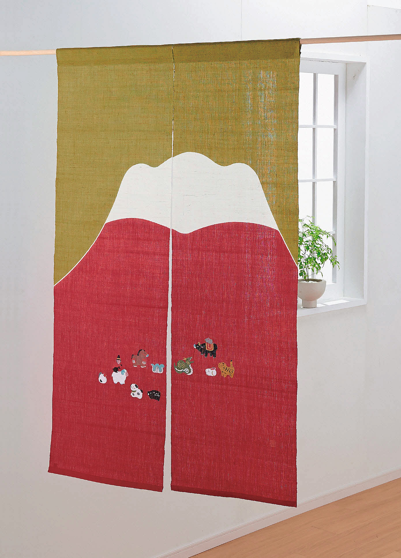 お正月限定暖簾『赤富士十二支』迎春にぴったりのおめでたい暖簾です。 お正月限定暖簾『赤富士十二支』迎春にぴったりのおめでたい暖簾です