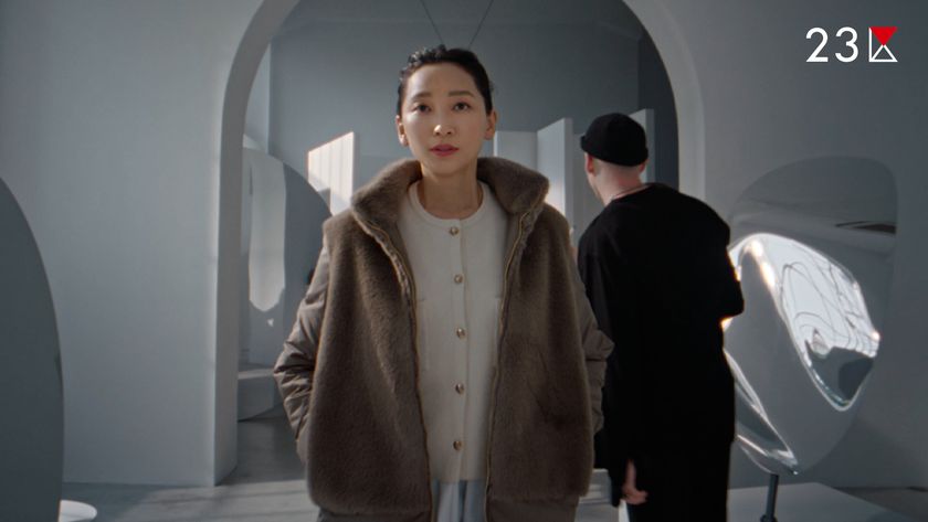 『２３区』新WEBムービー公開。
女優・杏さん、次々と変わる世界で華麗にウォーク。
ギターやコーヒーを片手に最新秋コーデで5変化！
杏さんカラーセレクト別注アイテムも登場！10/25（金）発売
