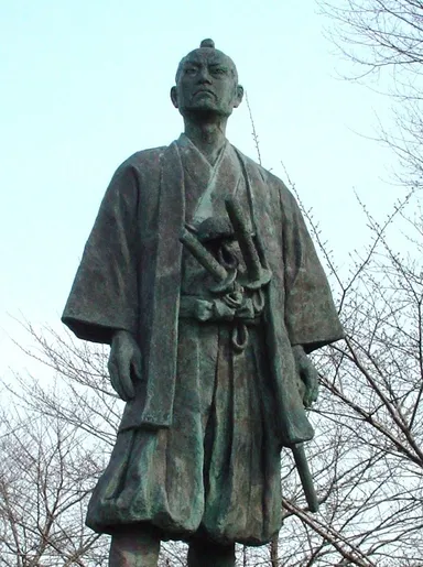 青砥武平治銅像