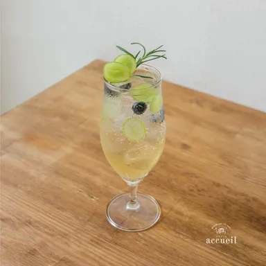 エルダーフラワーとマスカットのソーダ