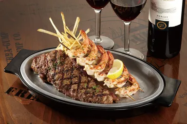 サーロインステーキ＆グリルドシュリンプ