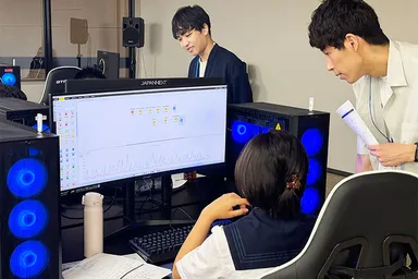 大学院生のアドバイスを参考に店舗の課題を分析