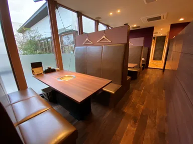 南草津店　テーブル席1