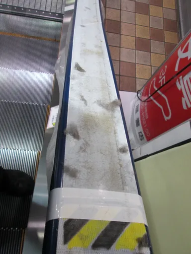 テープに付着したローラーの汚れ1