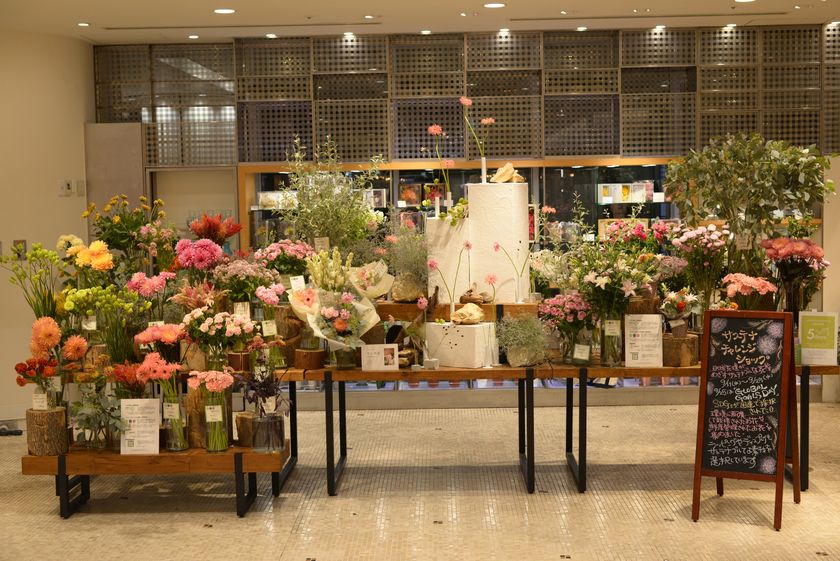 〜サステナブルな花屋を目指して、今、私たちにできること〜
日比谷花壇 「サステナチャレンジショップ」
Hibiya-Kadan Style 渋谷ヒカリエShinQs店内に
9月11日（水）から25日（水）期間限定展開。