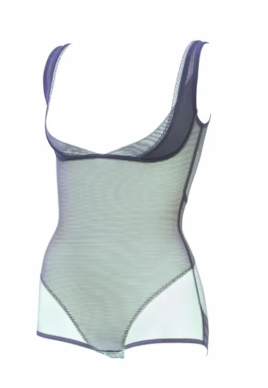 リフトアップスーツ前