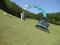 傾斜地でも施工可能